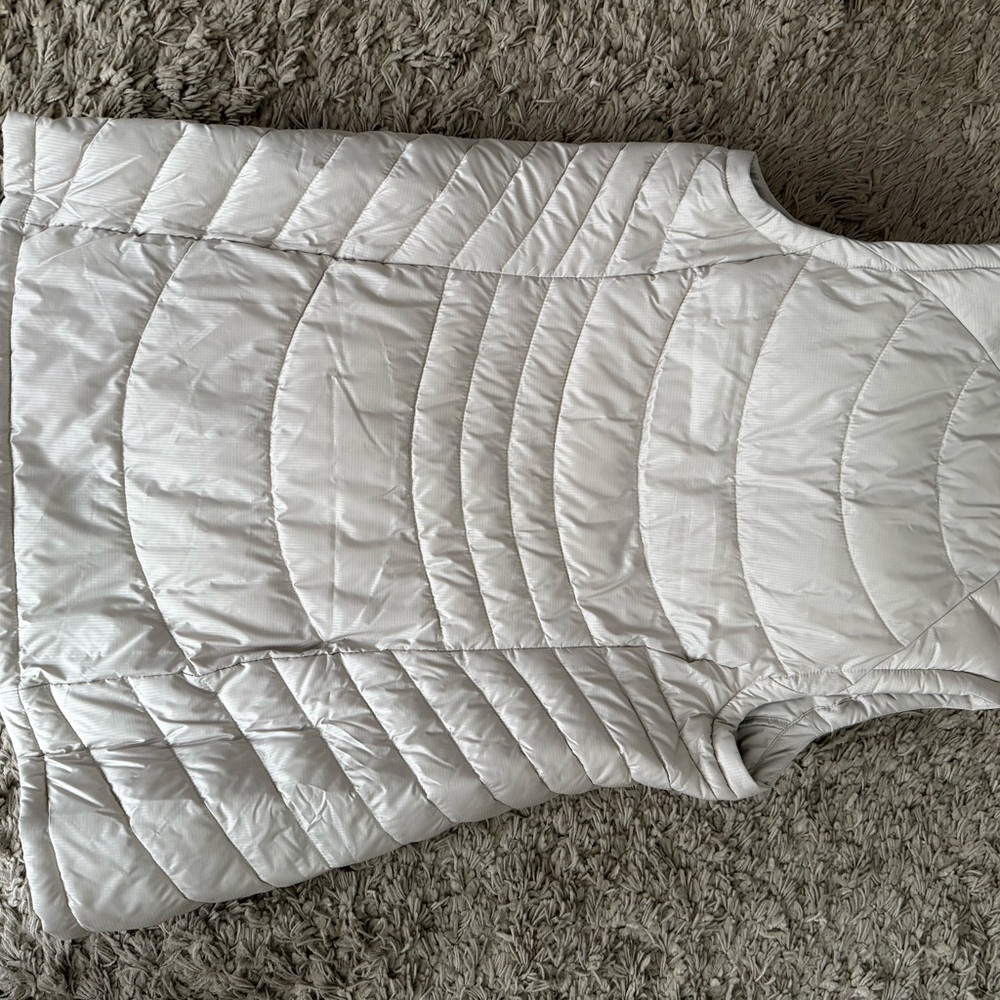 Columbia Women's Cream Quilted Vest - Picture 3 of 3